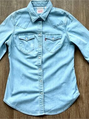 Levi’s Tailored Fit Western Pearl Snap Denim Shirt XS Light Wash